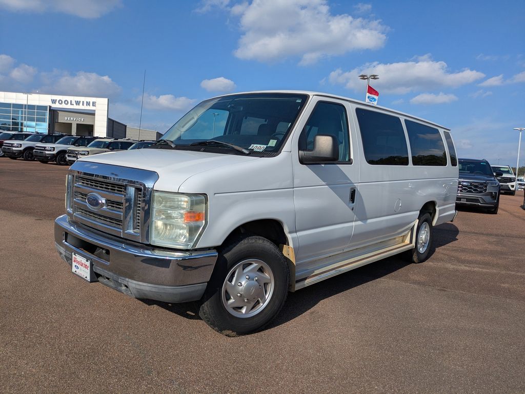 2010 Ford E-Series Econoline Wagon XLT's photo