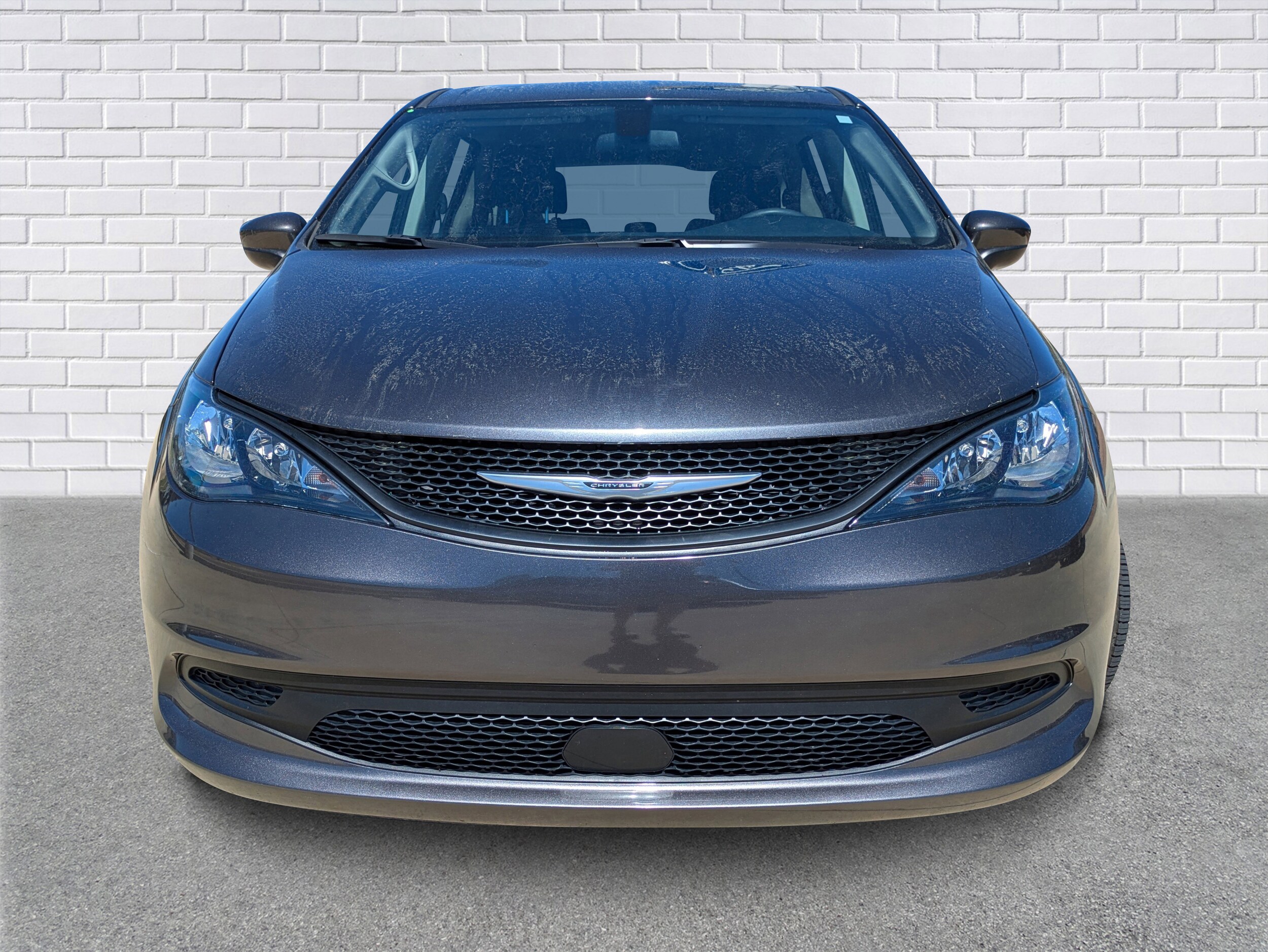 2022 Chrysler Voyager LX photo 2