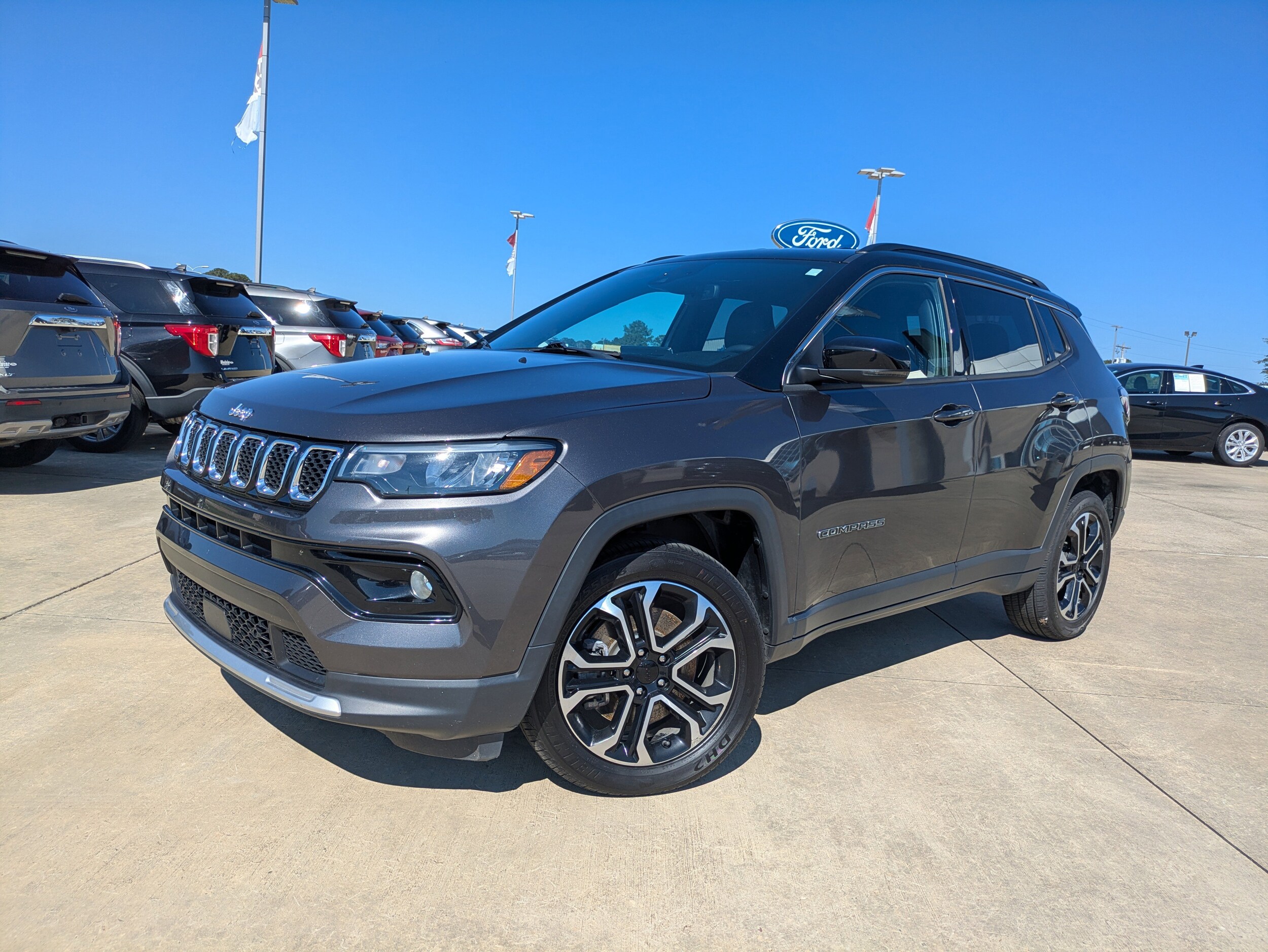 2023 Jeep Compass Limited photo 4