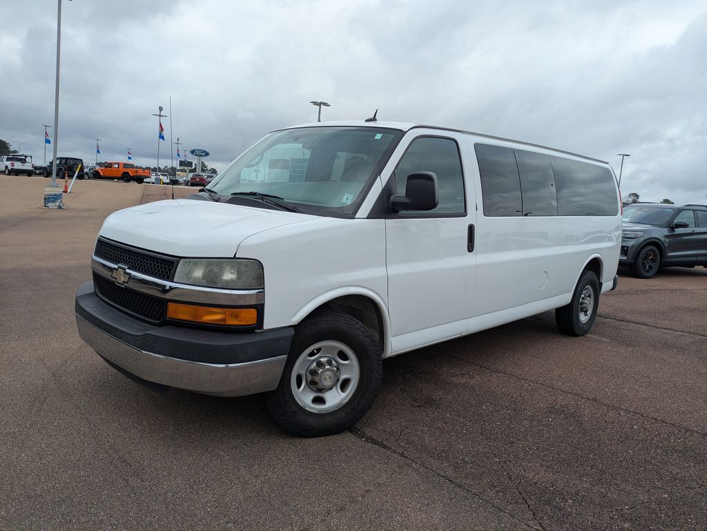 2014 Chevrolet Express Passenger LS's photo