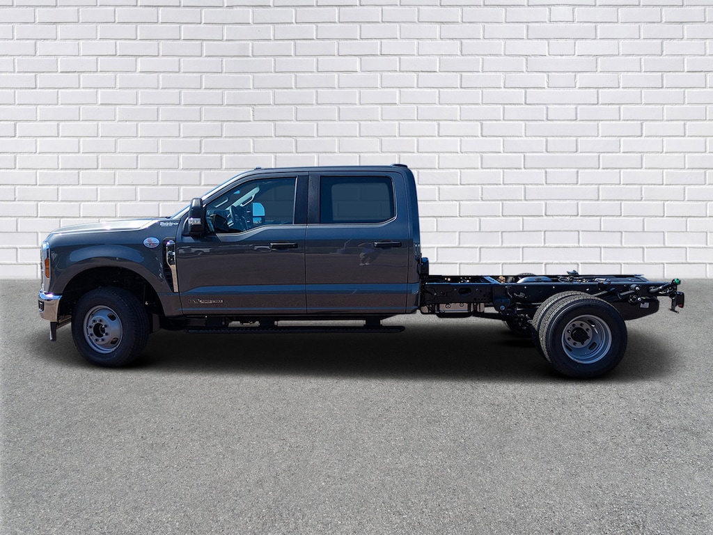 New 2026 Ford F-350 Chassis XL Truck Crew Cab