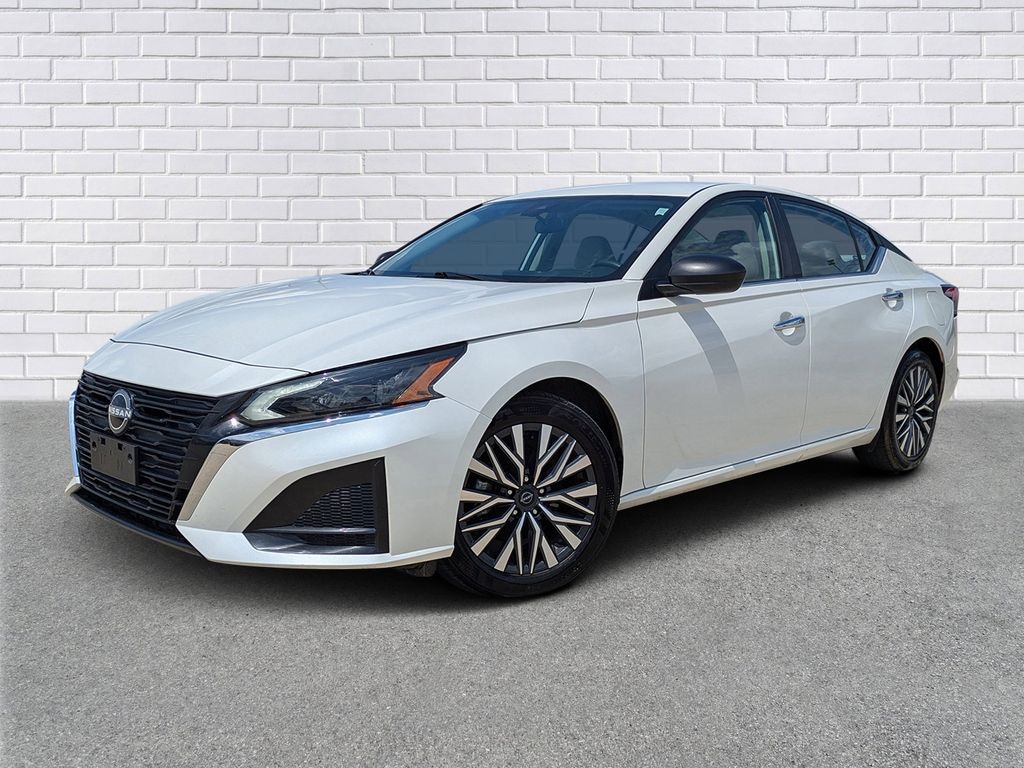 Used 2025 Nissan Altima SV Sedan