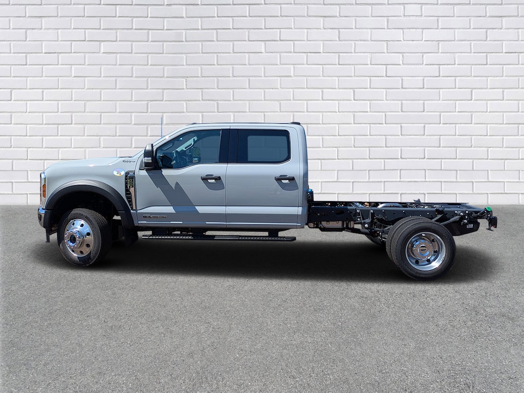 New 2026 Ford F-450 Chassis XLT Truck Crew Cab