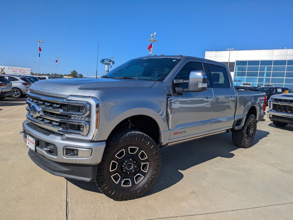 2024 Ford F-250 Super Duty Platinum's photo