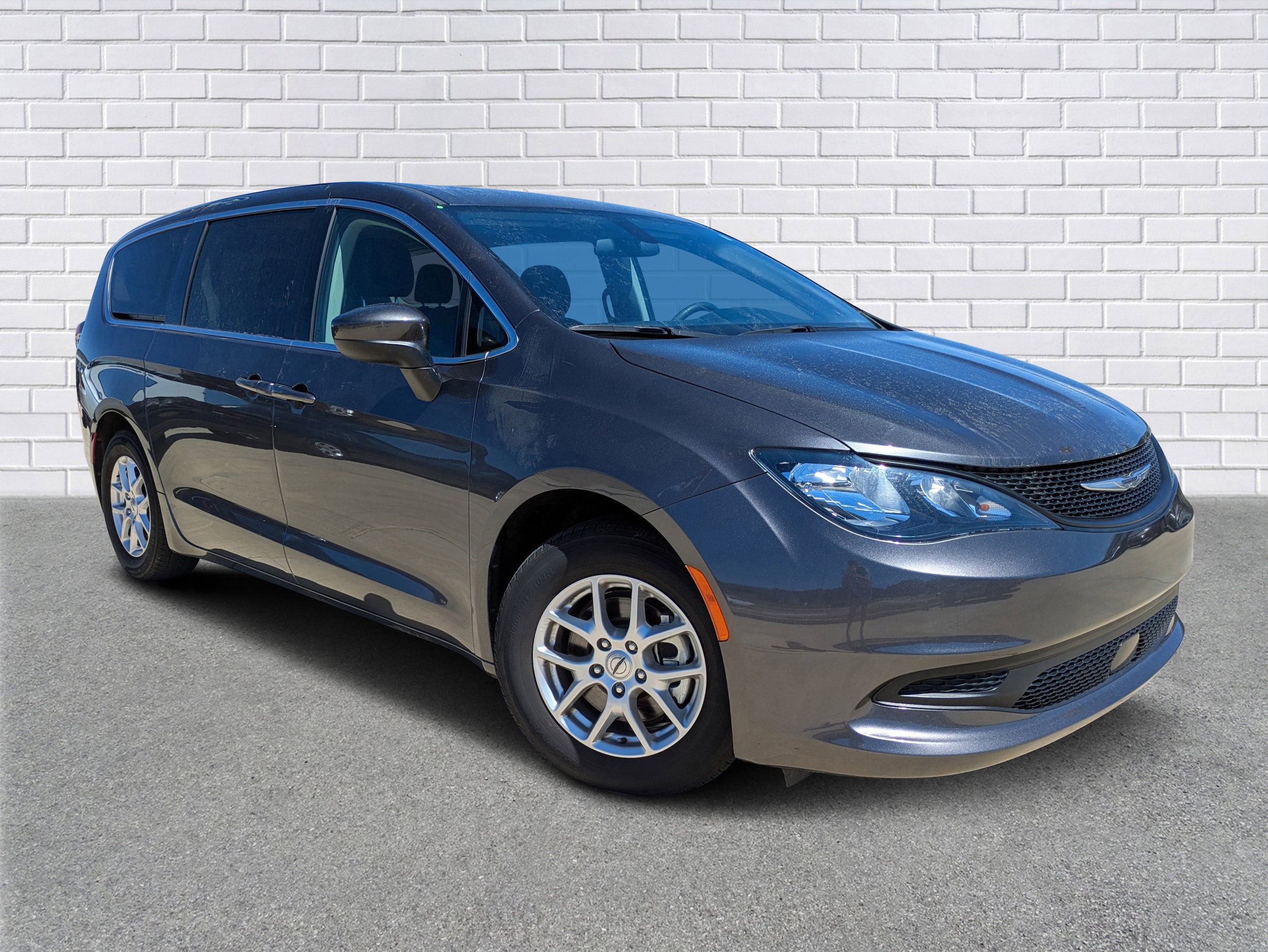 2022 Chrysler Voyager LX