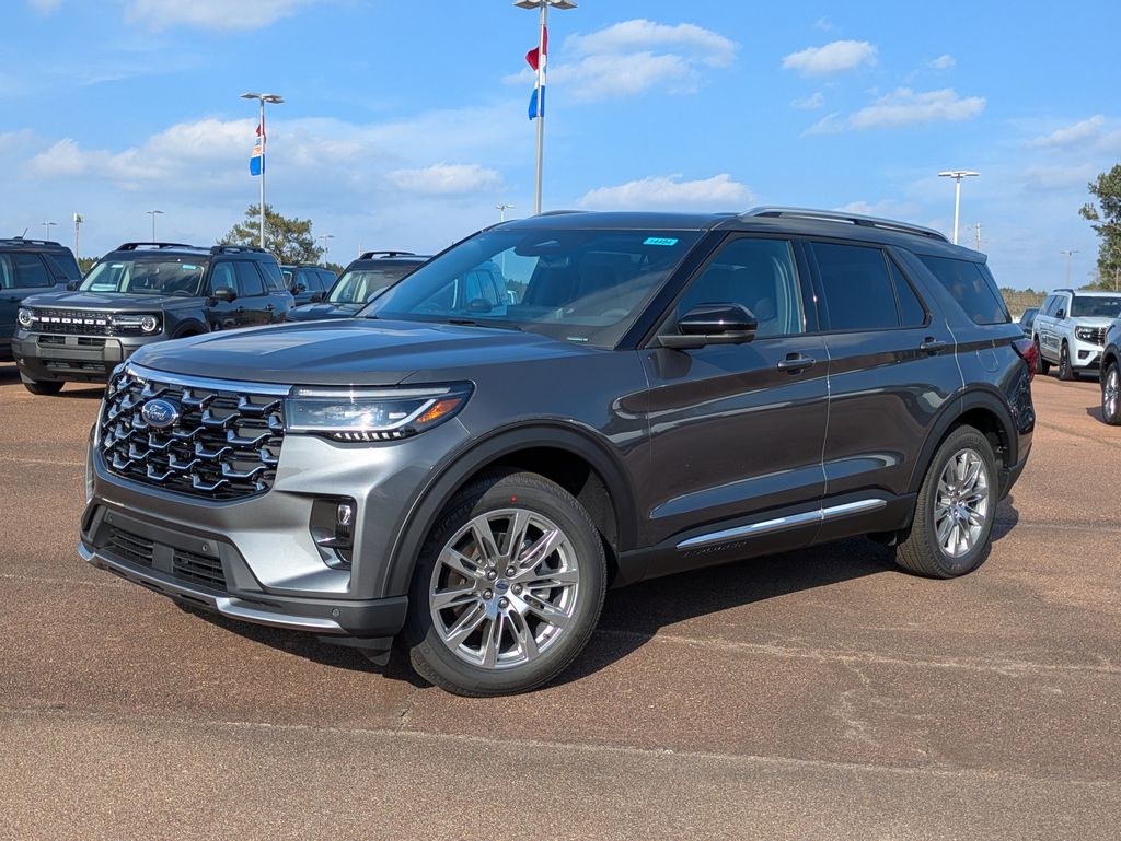 2026 Ford Explorer Platinum's photo