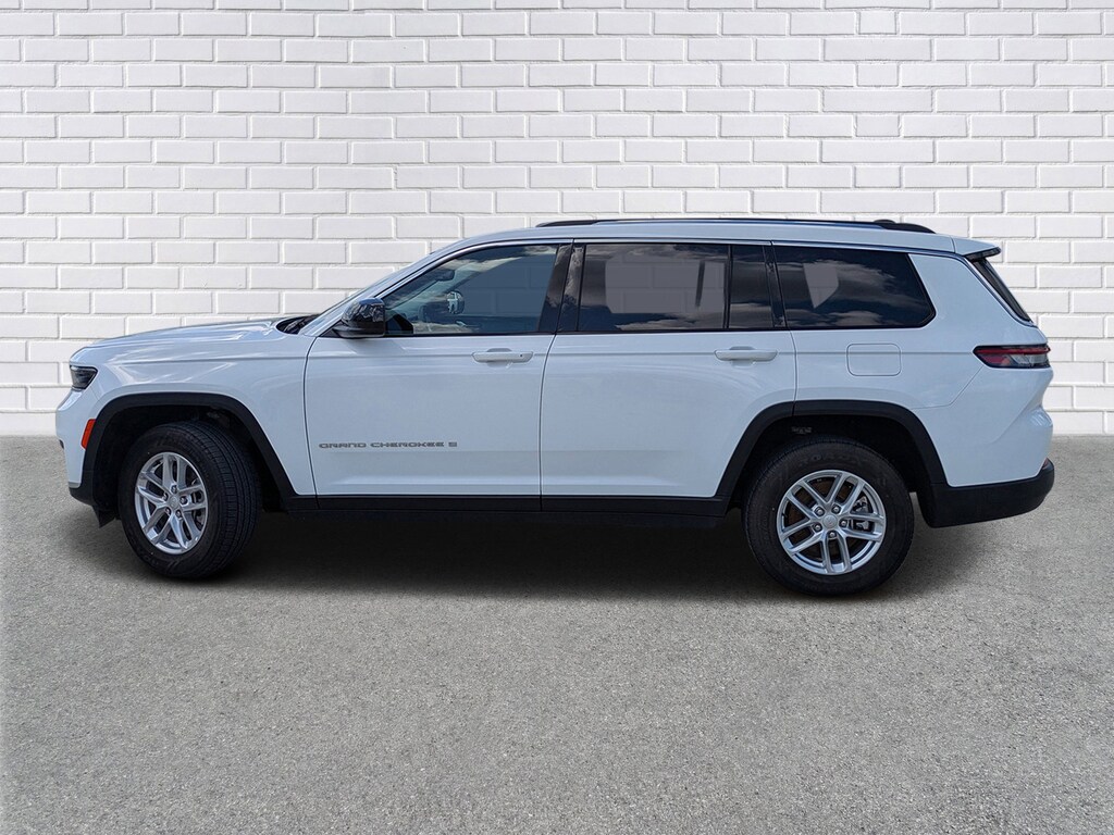 Used 2023 Jeep Grand Cherokee L Laredo SUV
