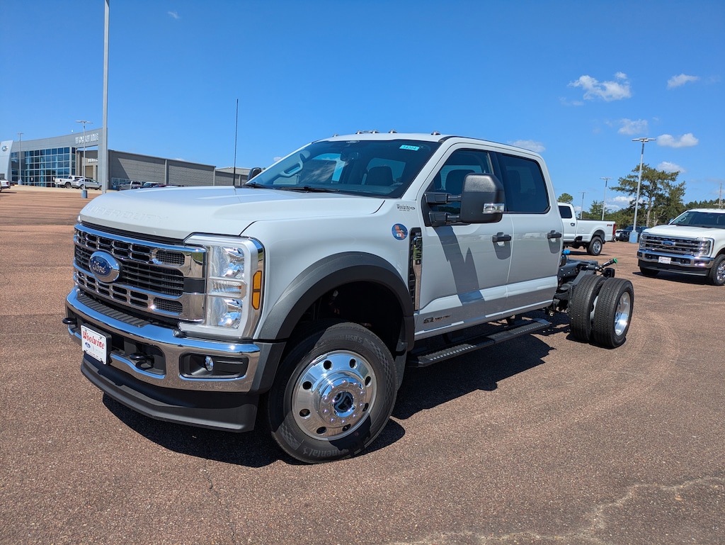 New 2026 Ford F-450 Chassis XLT Truck Crew Cab