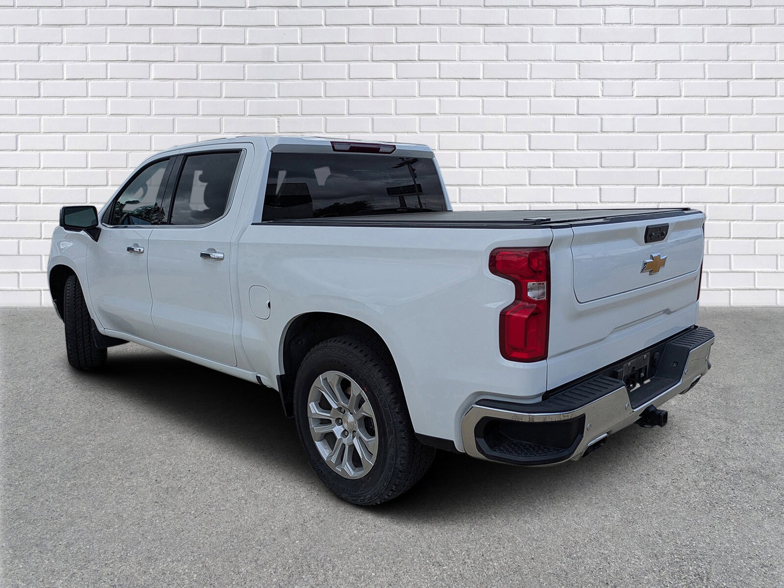 2023 Chevrolet Silverado 1500 LTZ photo 3