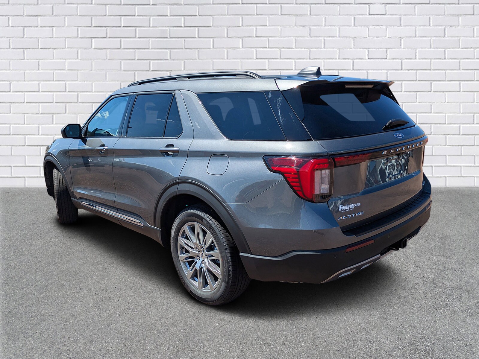 2025 Ford Explorer photo 3