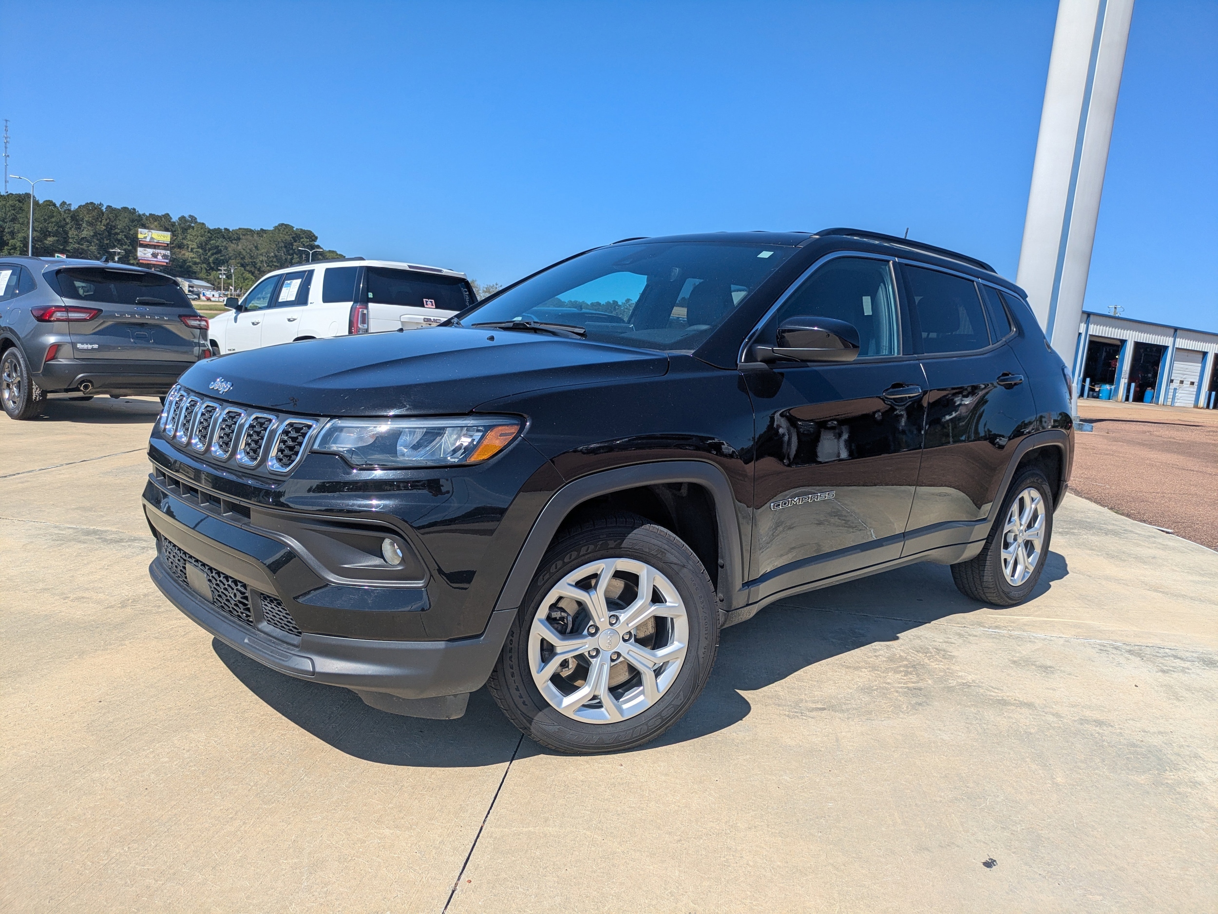 2024 Jeep Compass Latitude photo 4