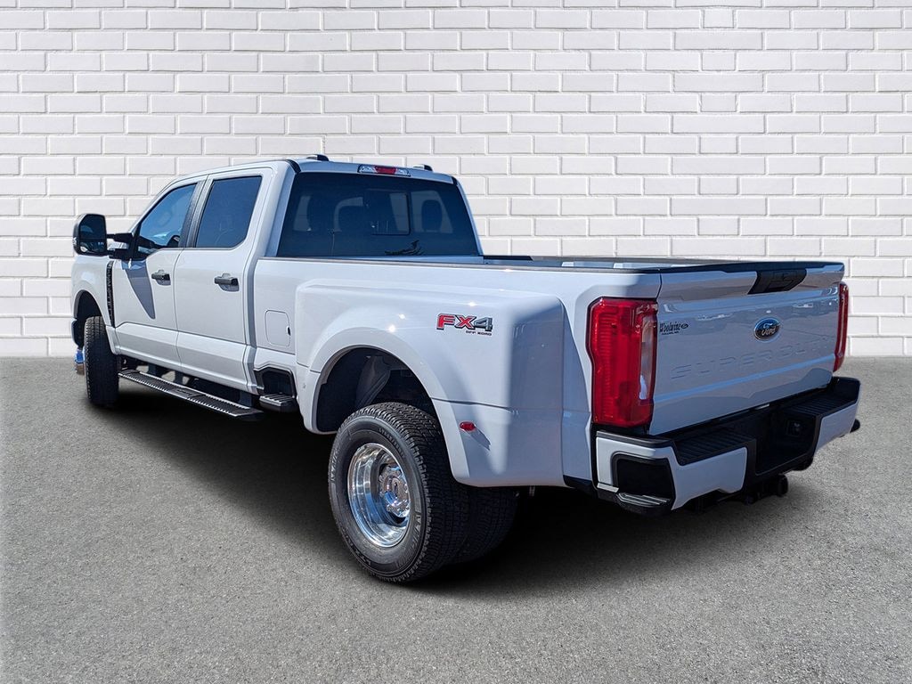 New 2026 Ford F-350 XL Truck Crew Cab