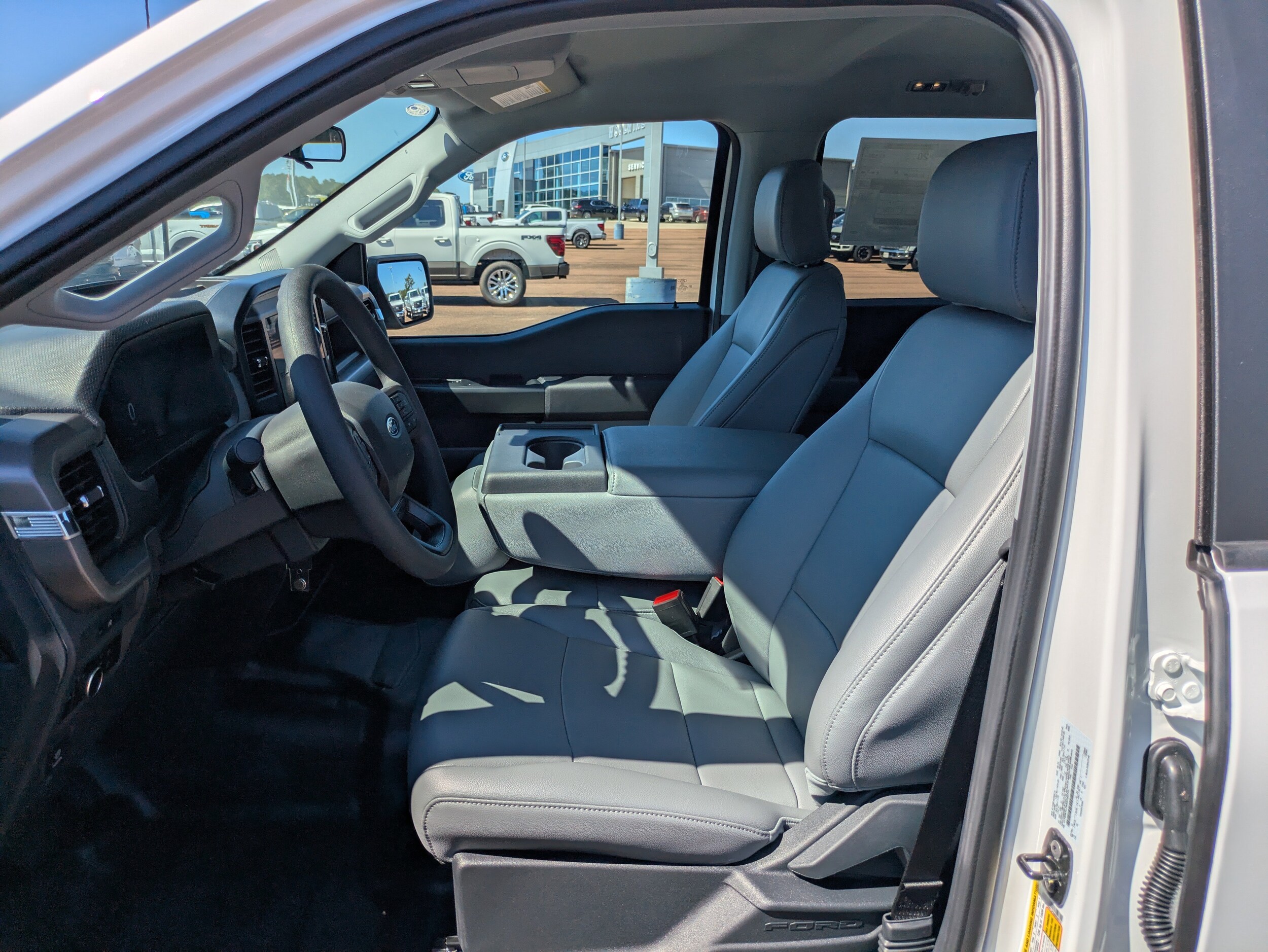 2025 Ford F-150 XL photo 3