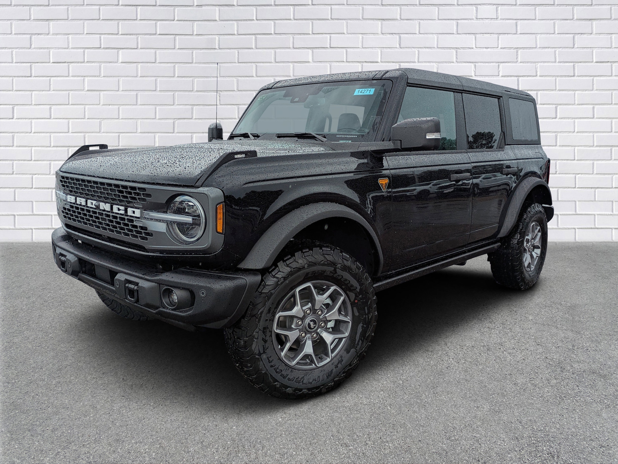 2025 Ford Bronco SUV 