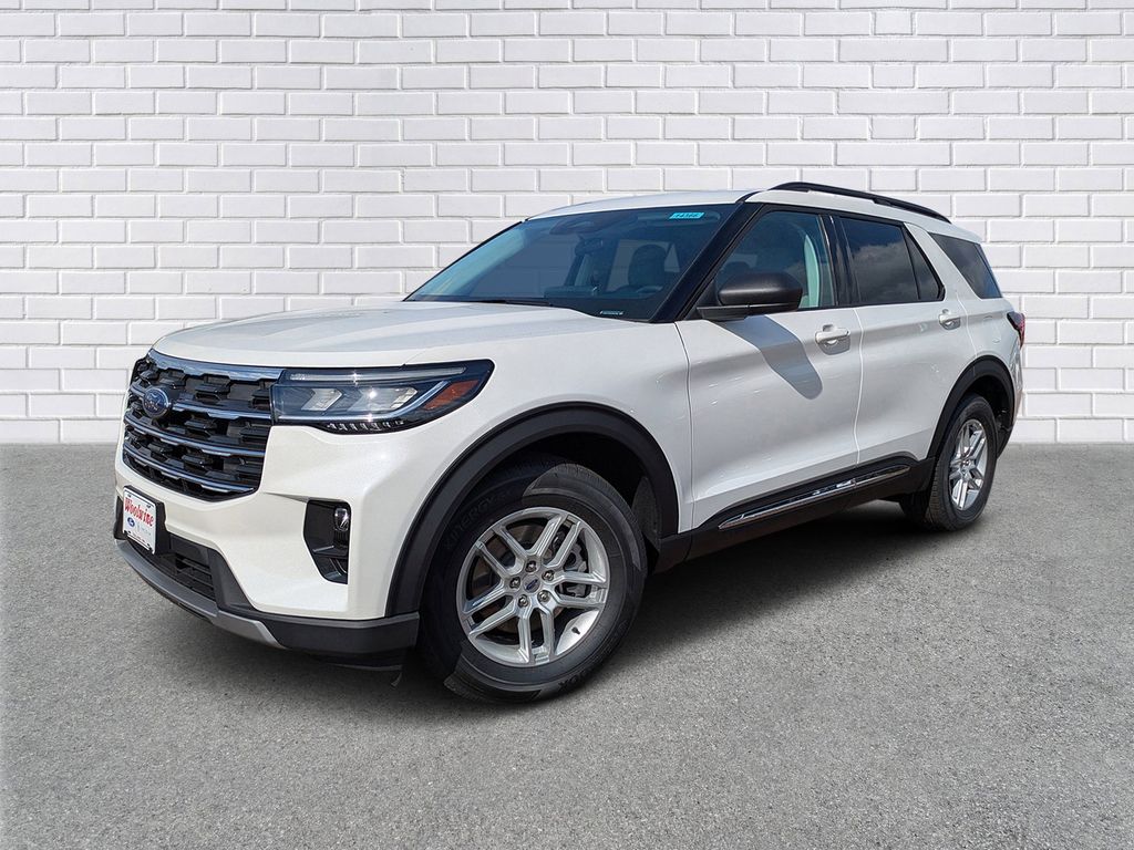 2025 Ford Explorer Active's photo