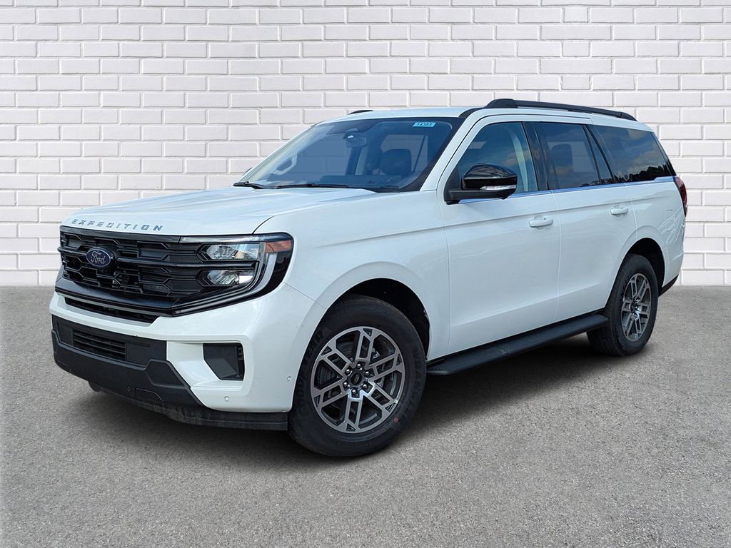 2025 Ford Expedition Active's photo