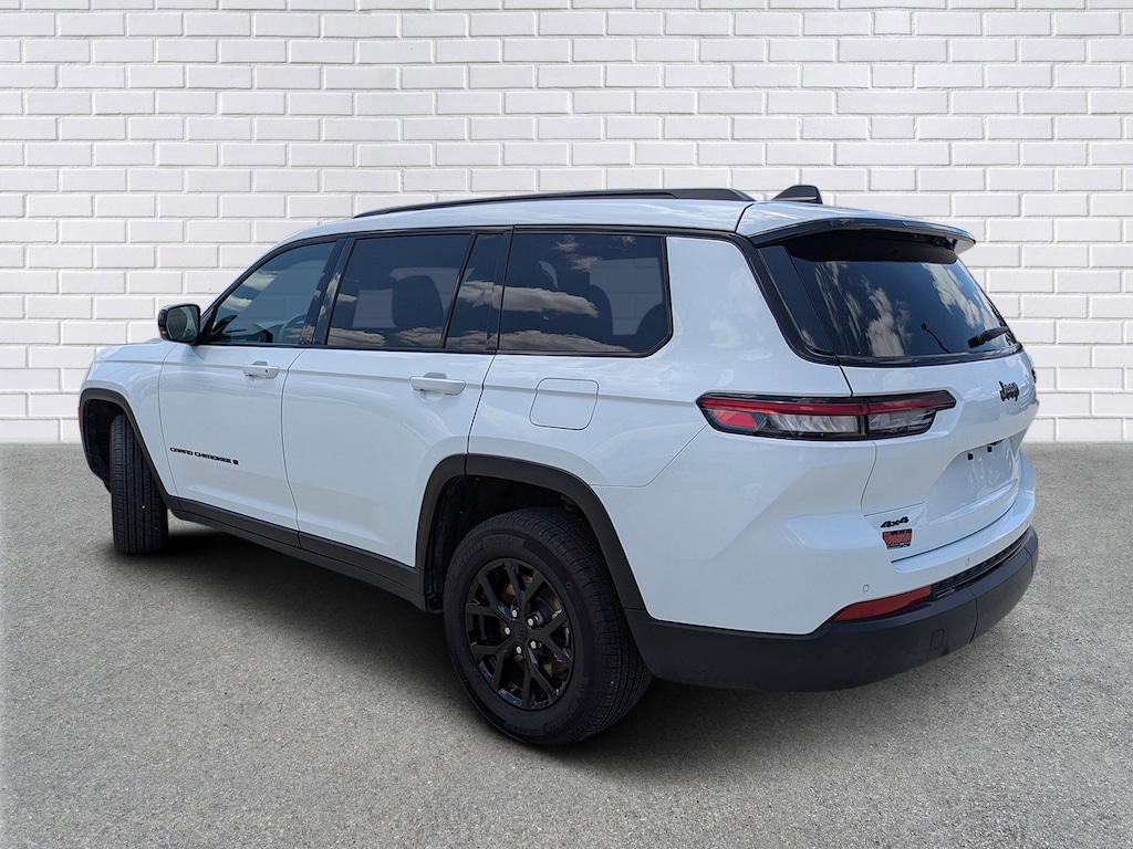 Used 2024 Jeep Grand Cherokee L Laredo SUV