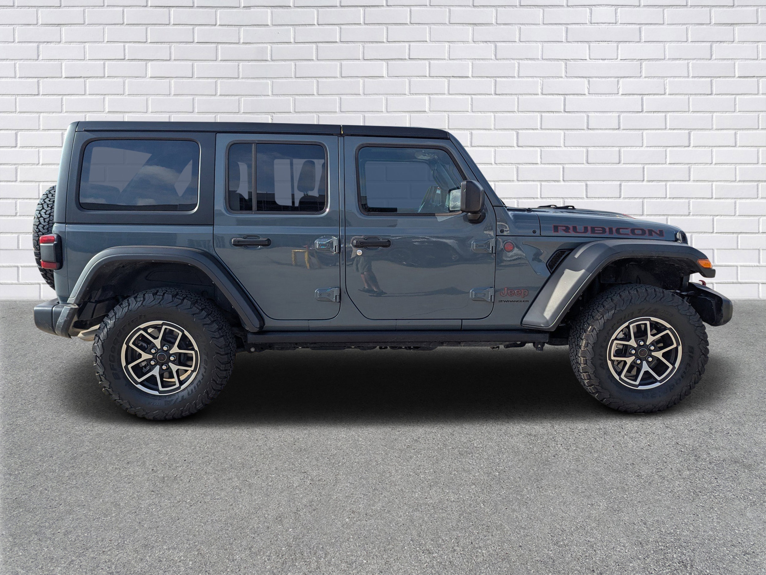 Used 2024 Jeep Wrangler 4-Door Rubicon with VIN 1C4PJXFG8RW253523 for sale in Collins, MS
