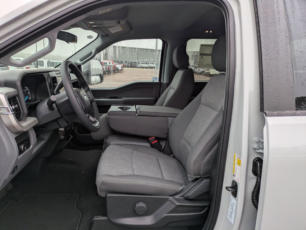 2026 Ford F-350 Super Duty XL - Photo 8