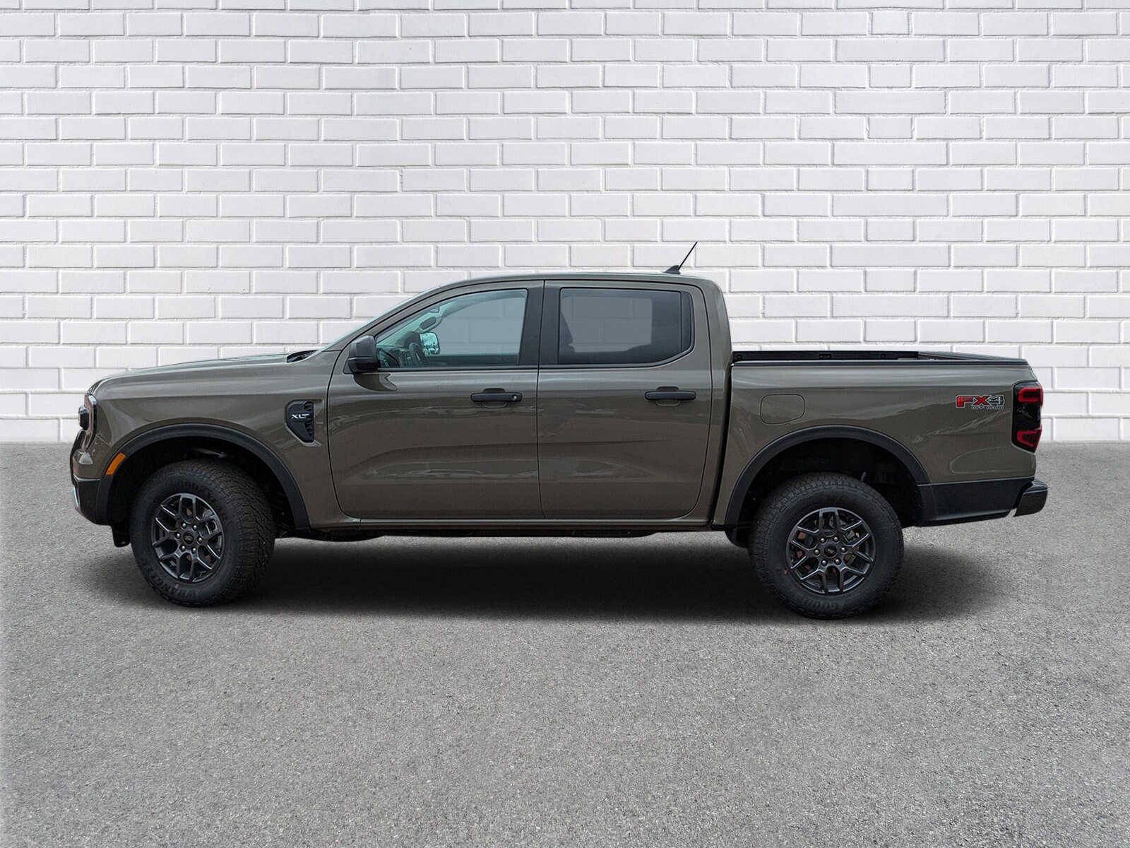 2025 Ford Ranger XLT photo 2