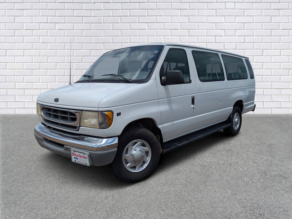 2001 Ford E-Series's photo