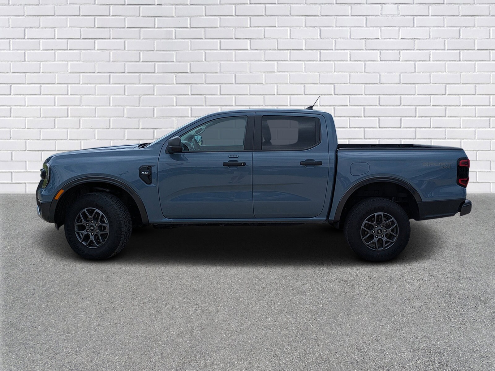 2024 Ford Ranger XLT photo 2
