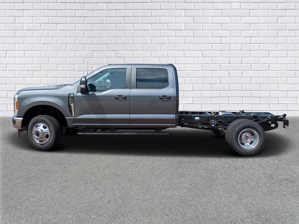 New 2026 Ford F-350 Chassis XL Truck Crew Cab