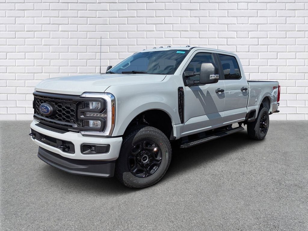 New 2026 Ford F-350 XL Truck Crew Cab