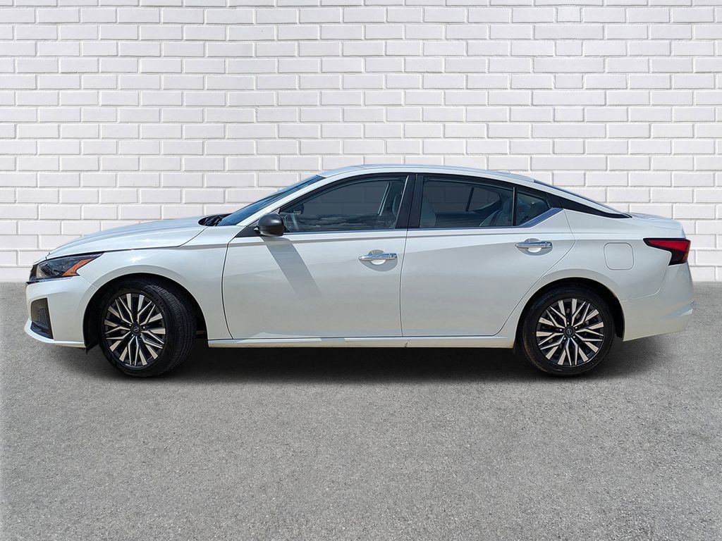 Used 2025 Nissan Altima SV Sedan