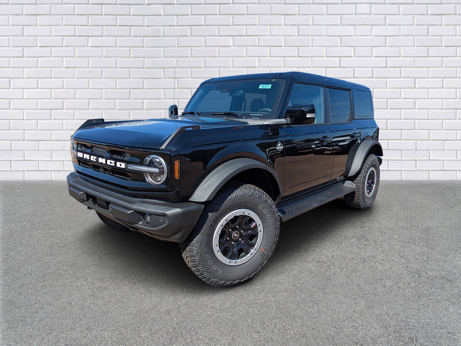 2025 Ford Bronco 4-Door Outer Banks's photo