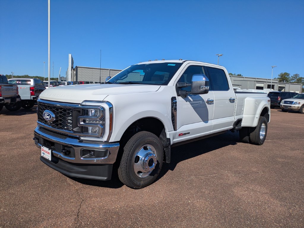 2027 Ford F-350 Lariat Truck Crew Cab