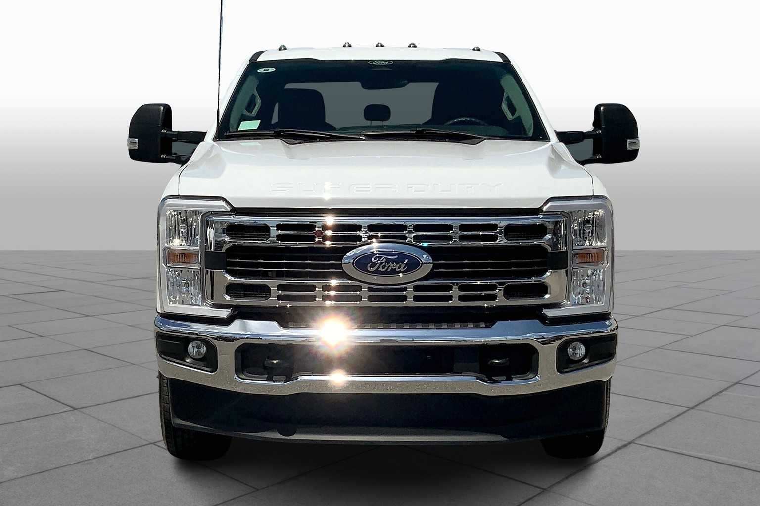 2024 Ford F-350 XLT photo 3