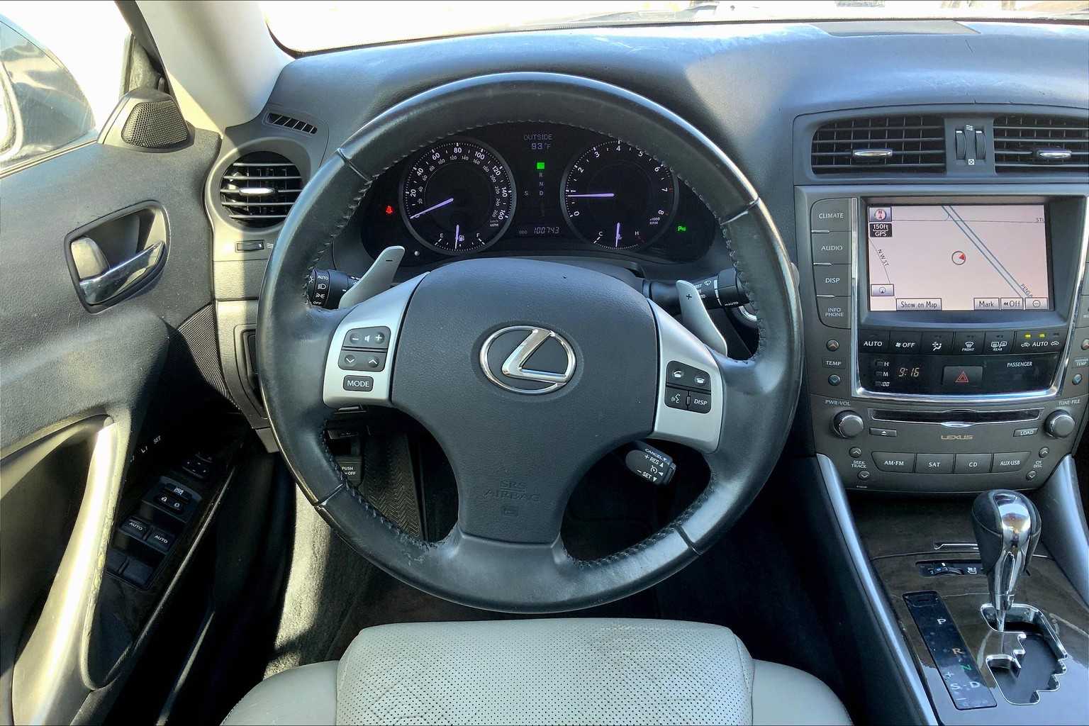 2012 Lexus IS 350C photo 4