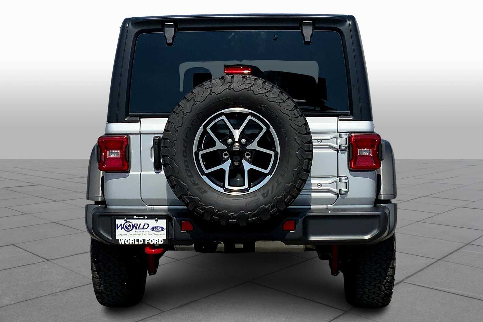 2024 Jeep Wrangler Rubicon photo 3
