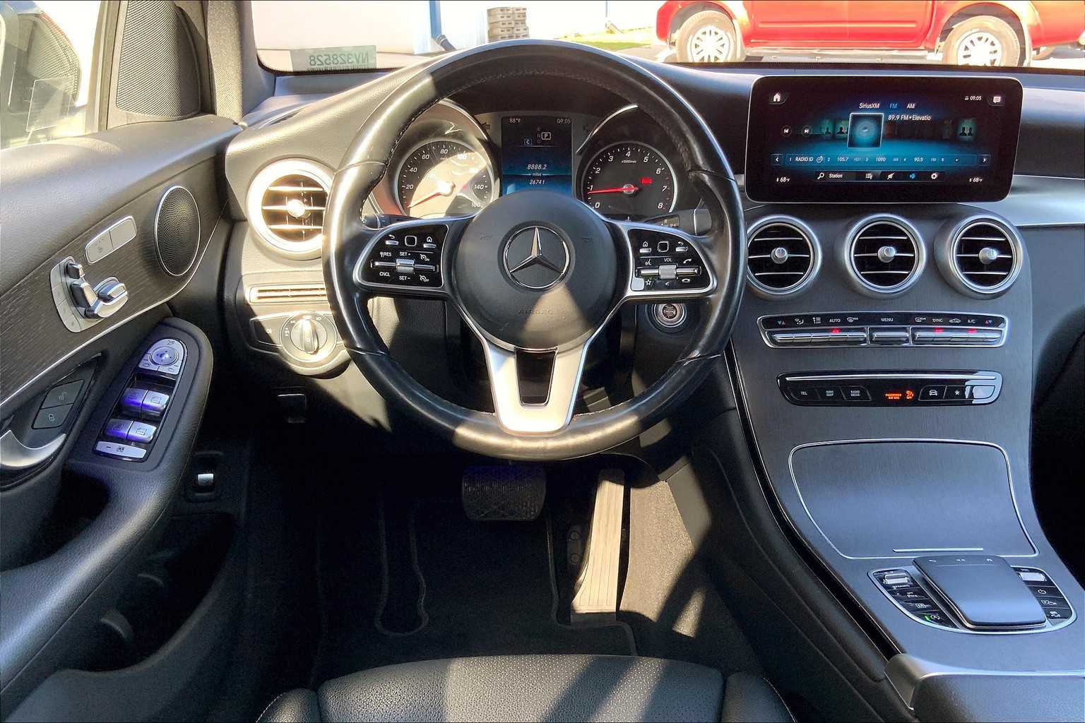 2022 Mercedes Benz GLC 300 4MATIC photo 4