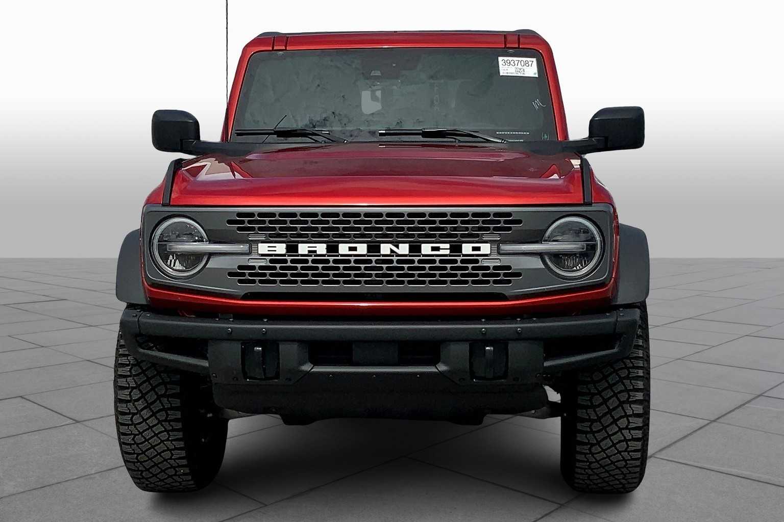 2024 Ford Bronco Badlands photo 3