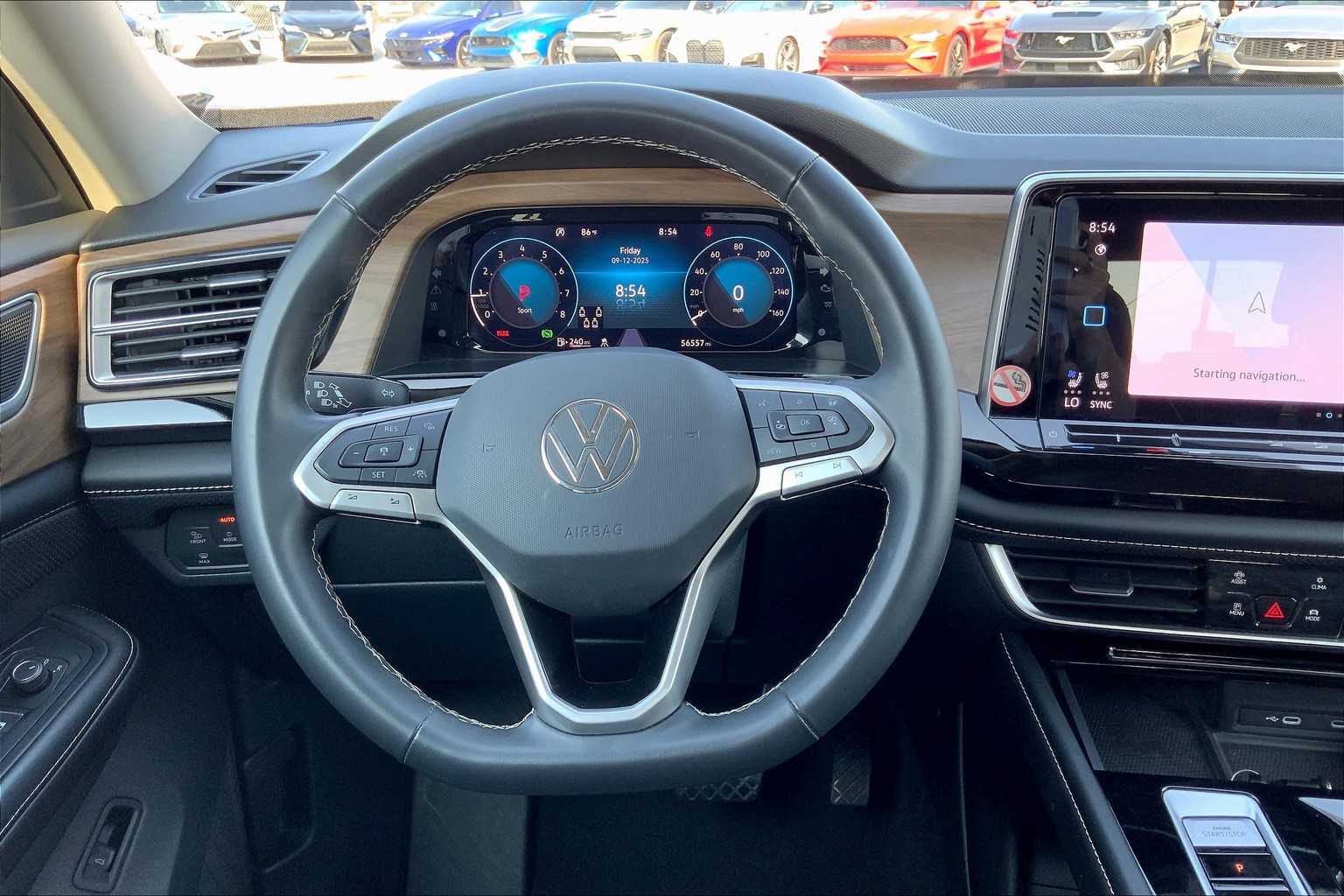 2024 Volkswagen Atlas SE Technology photo 4