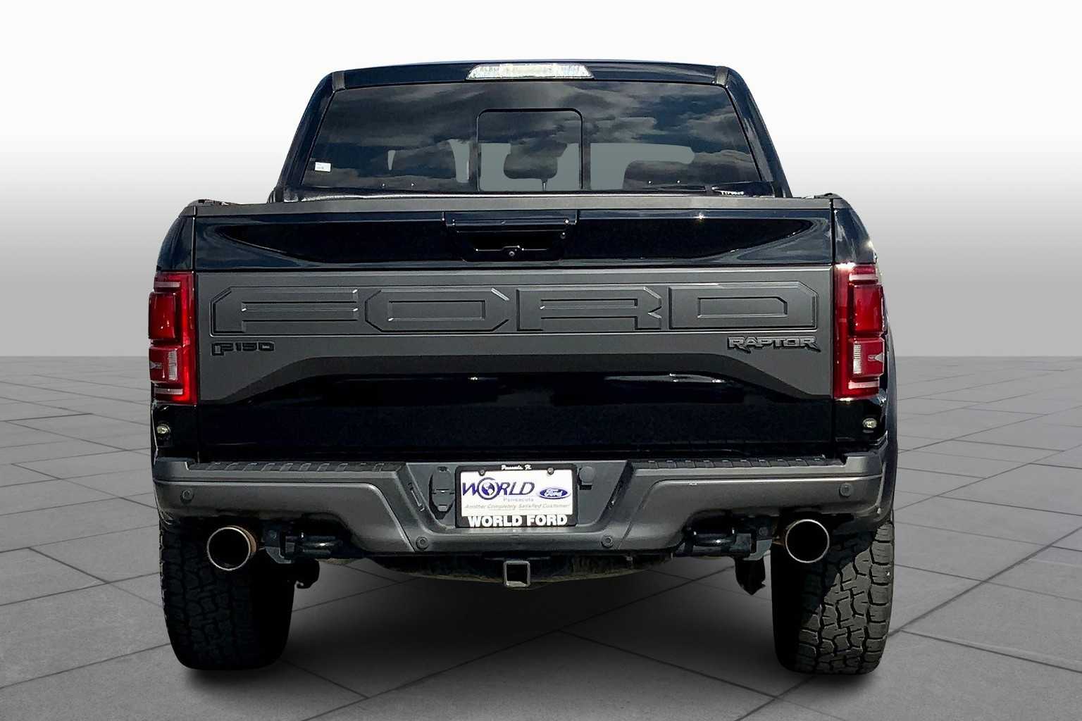 2017 Ford F-150 Raptor photo 3