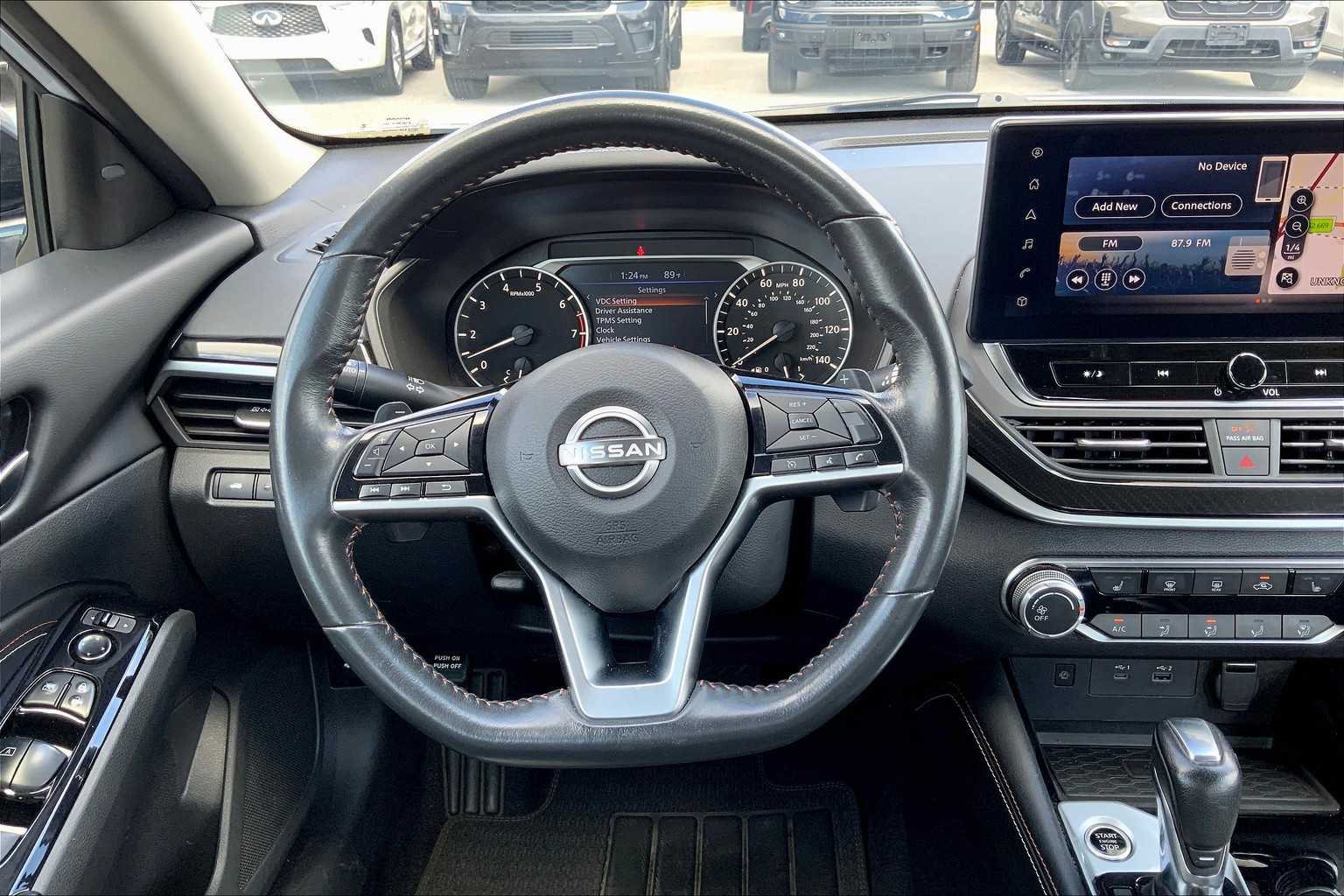 2023 Nissan Altima 2.5 SR photo 4
