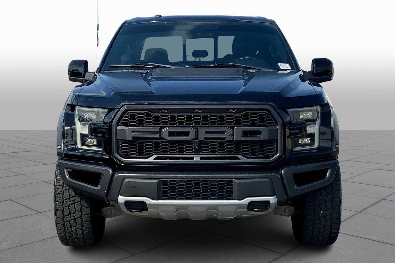2017 Ford F-150 Raptor photo 2