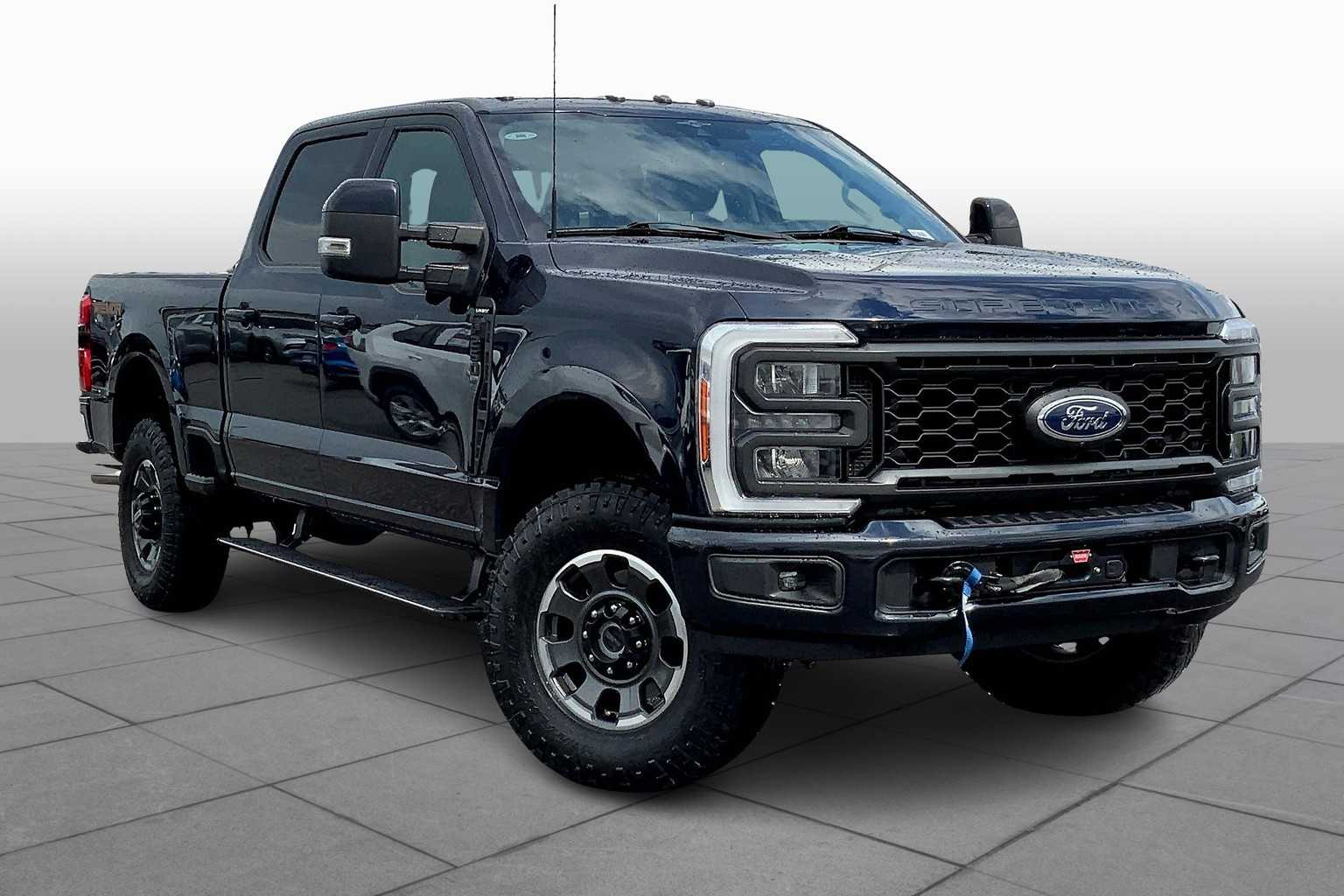 2023 Ford F-250 Lariat photo 2