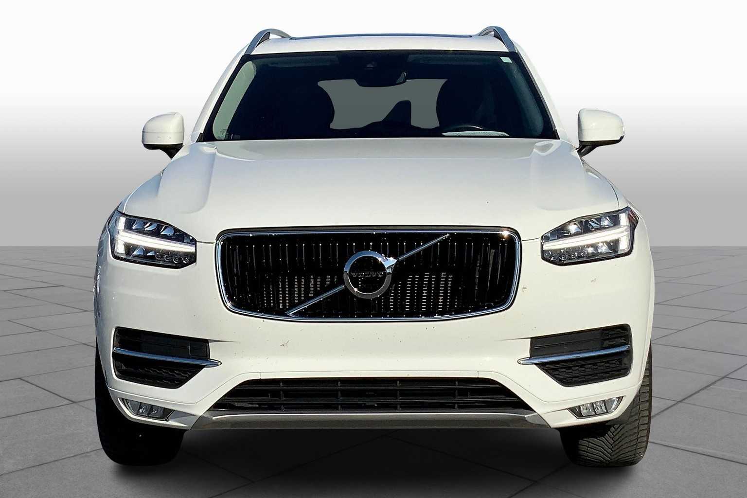 2019 Volvo XC90 Momentum photo 2