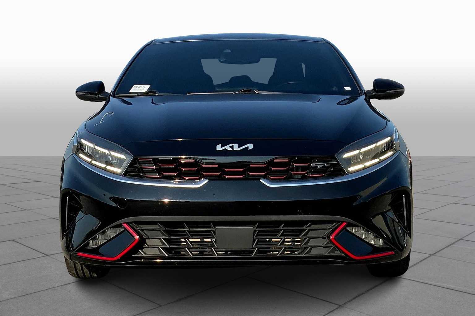 2022 Kia Forte GT photo 3