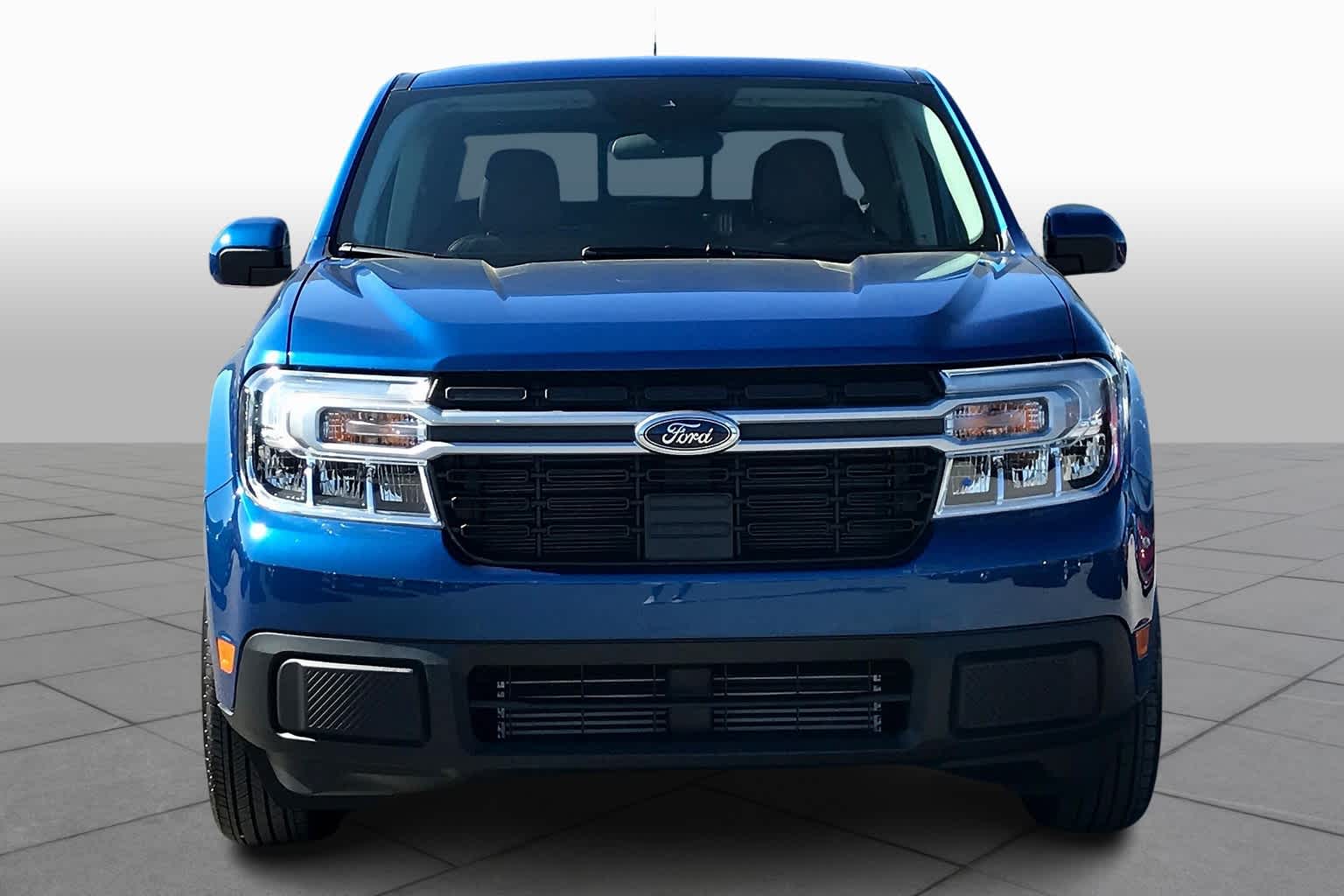 2023 Ford Maverick Lariat photo 2