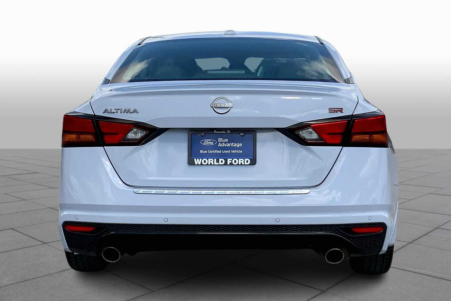 2023 Nissan Altima 2.5 SR photo 3