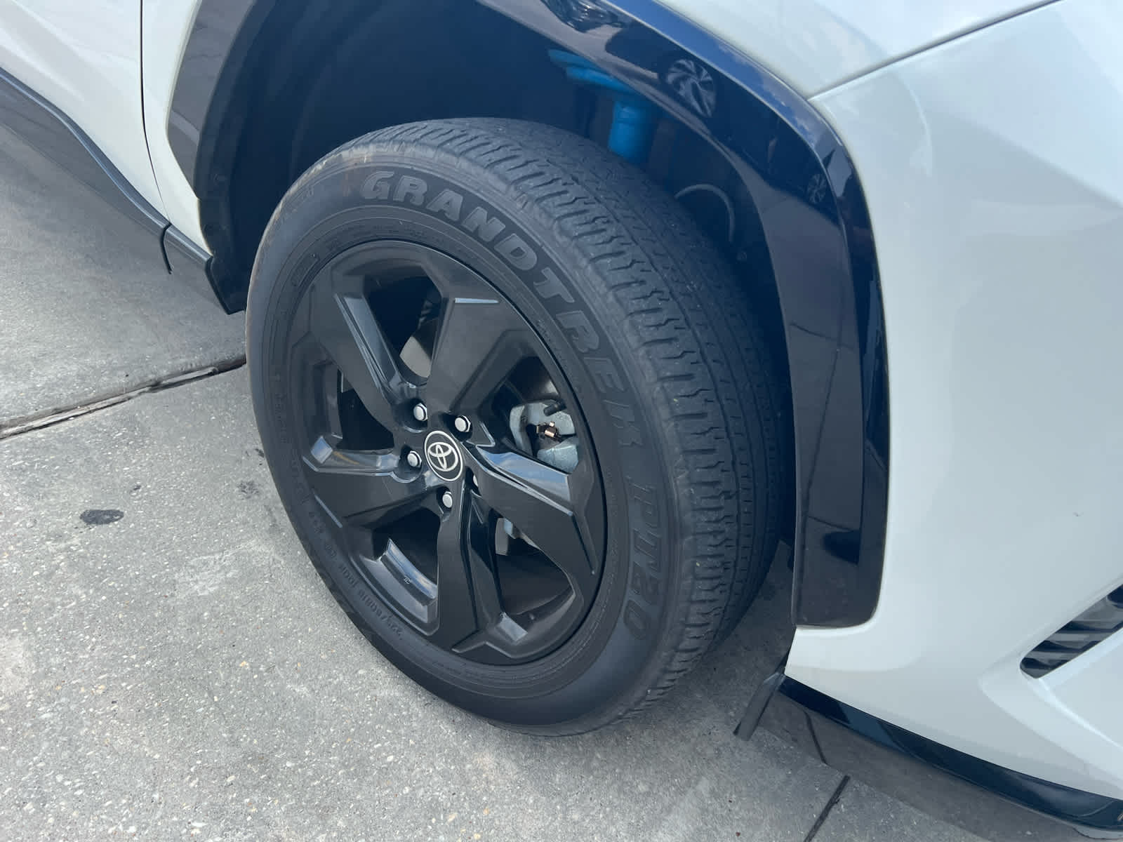 2021 Toyota RAV4 Hybrid XSE photo 4