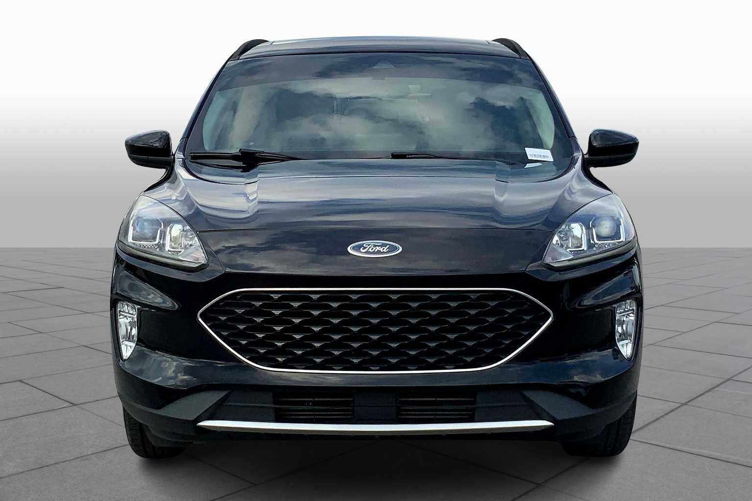 2020 Ford Escape SEL photo 3