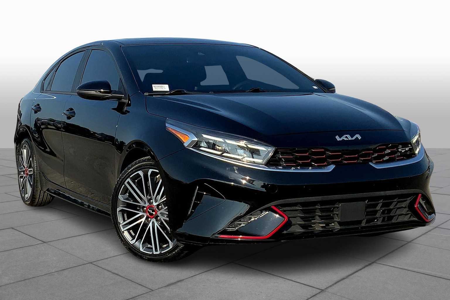 2022 Kia Forte GT photo 2