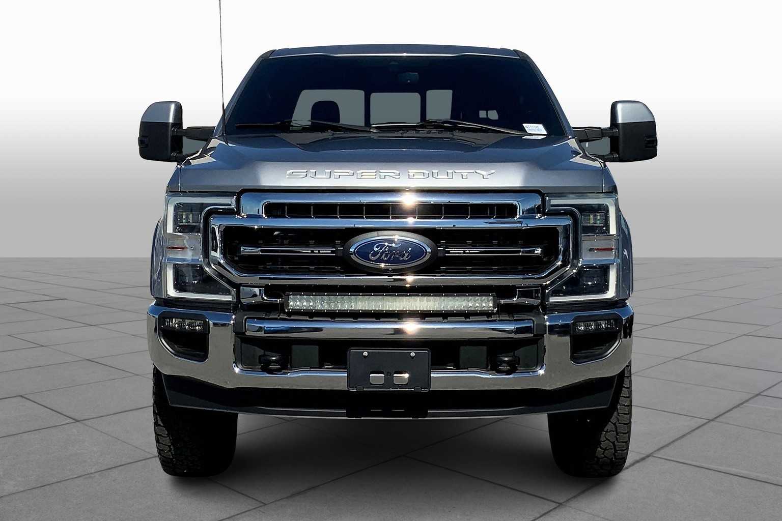 2022 Ford F-250 Lariat photo 2