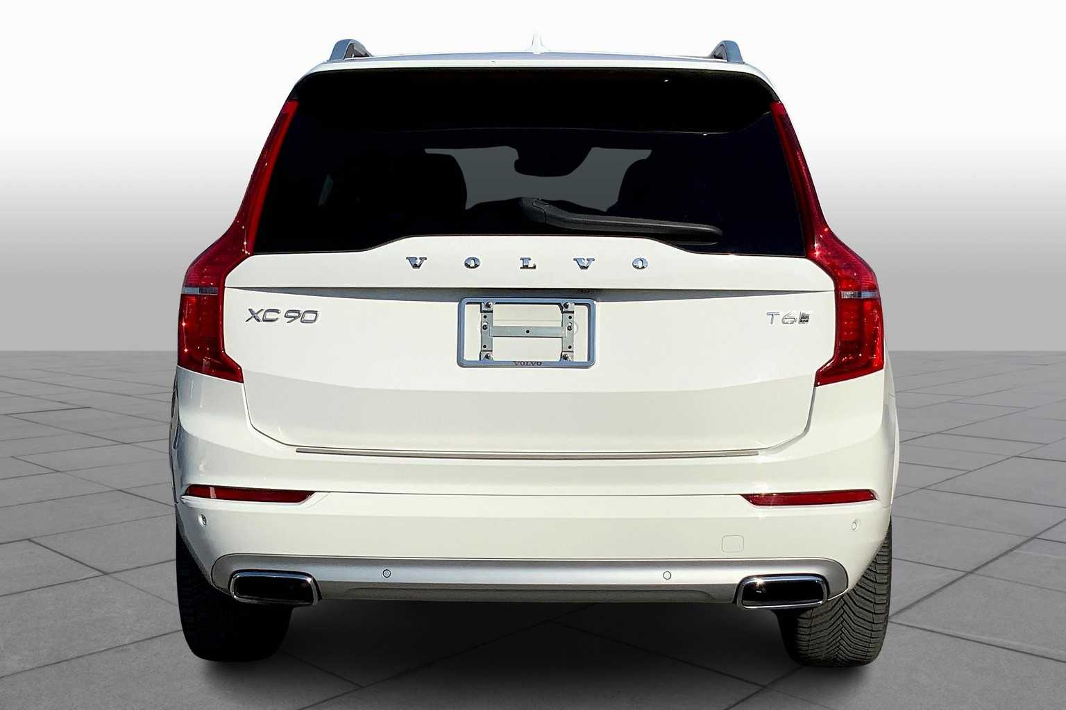 2019 Volvo XC90 Momentum photo 3